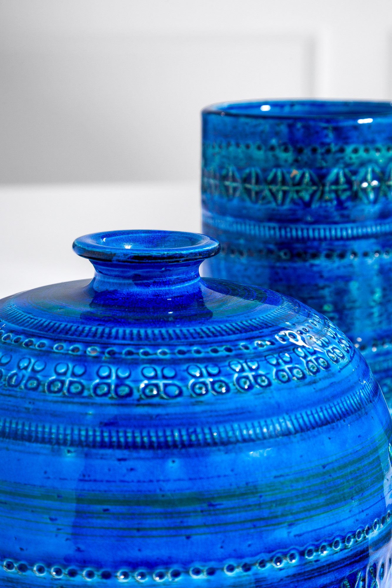 Bitossi - Quattro vasi e un posacenere in ceramica smaltata