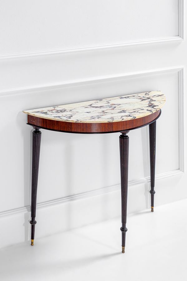 Piccola console a mezzaluna