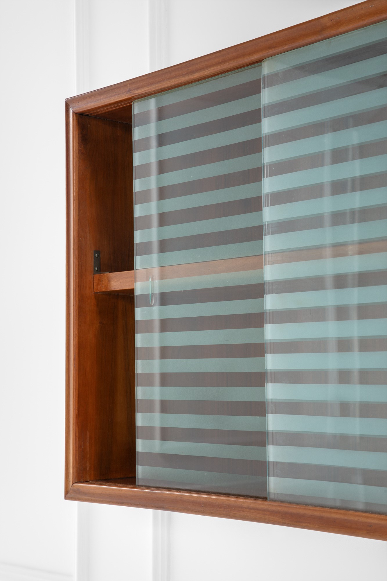 Libreria pensile da nave