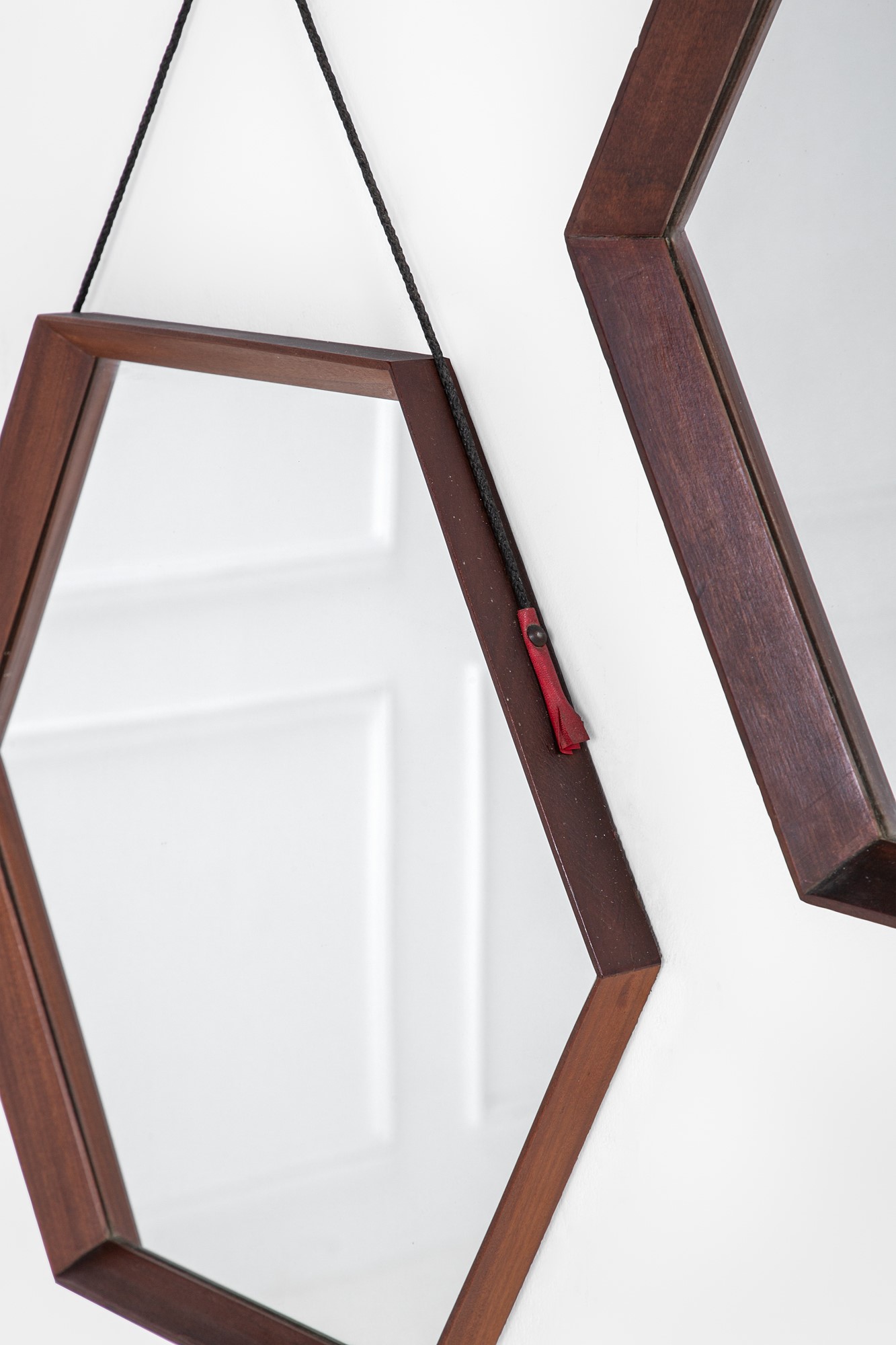 Due specchi esagonali