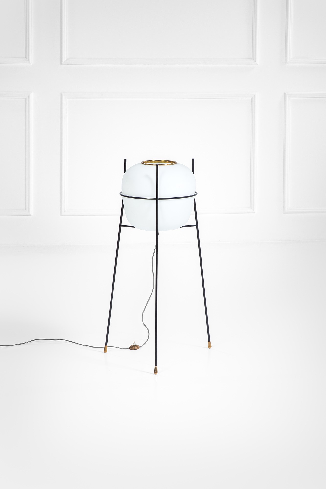 Lampada da terra a tre piedi