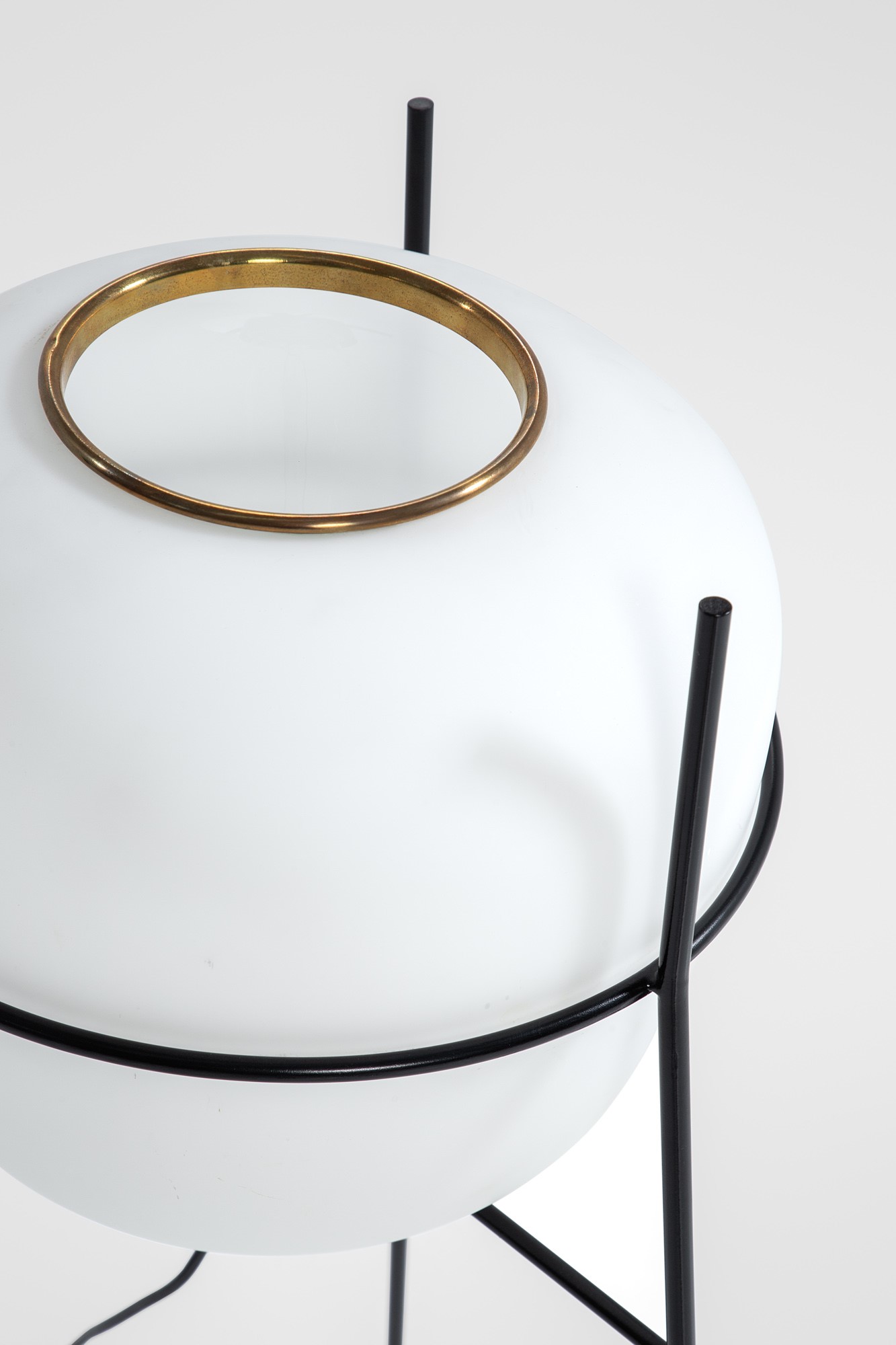 Lampada da terra a tre piedi