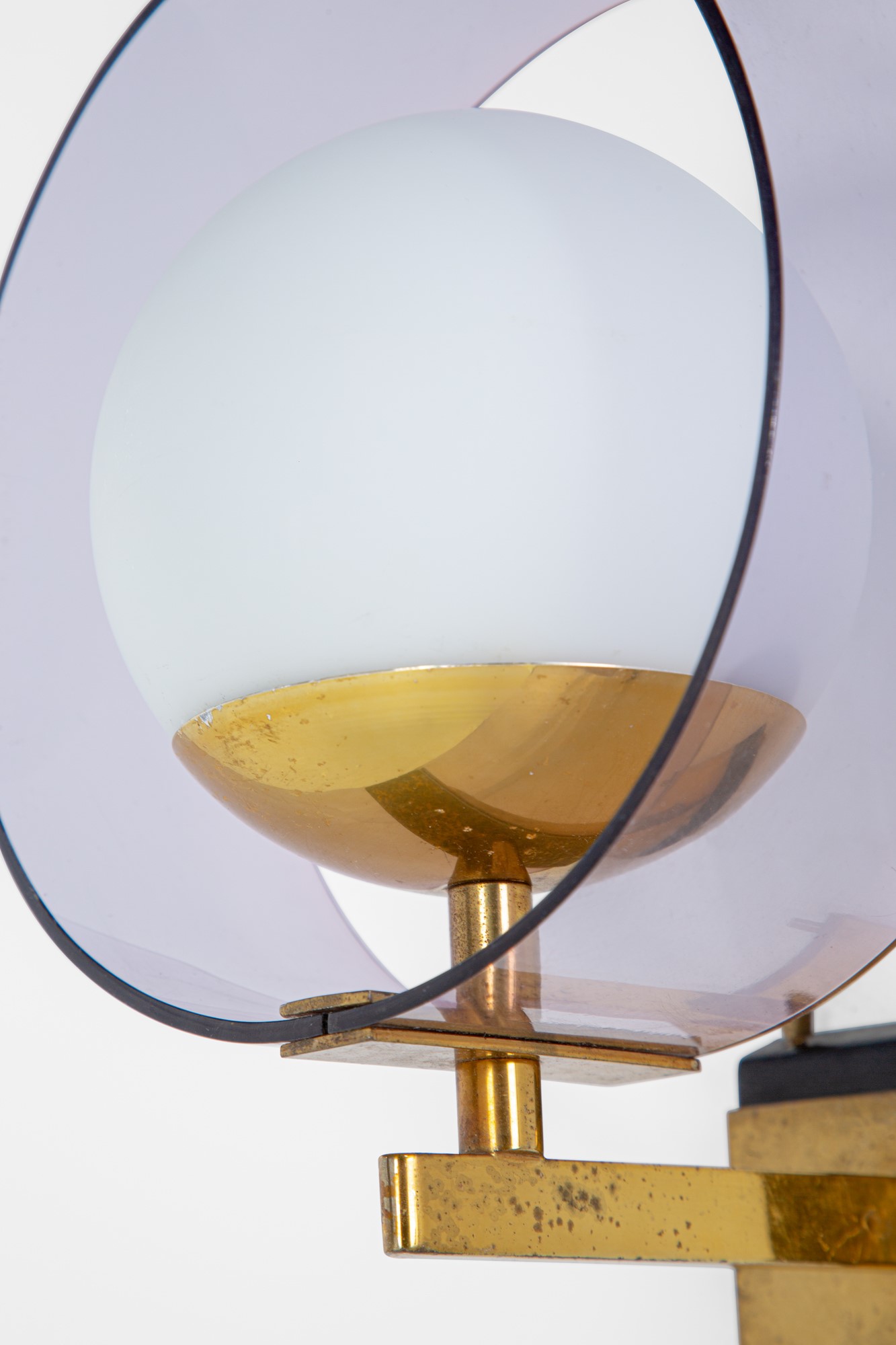 Stilux - Due lampade da parete modello Labrador, ottone e vetro opalino, circa 1960