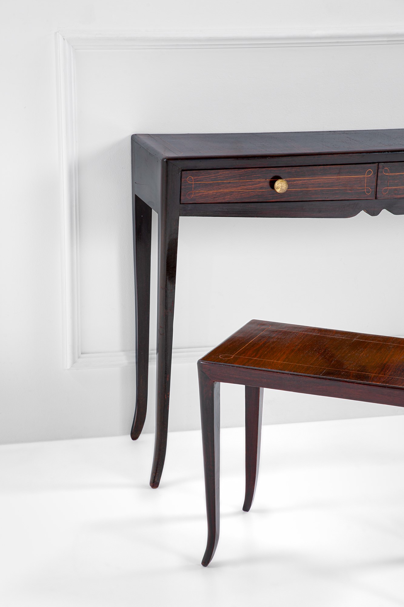 Set composto da console, specchiera e sgabello