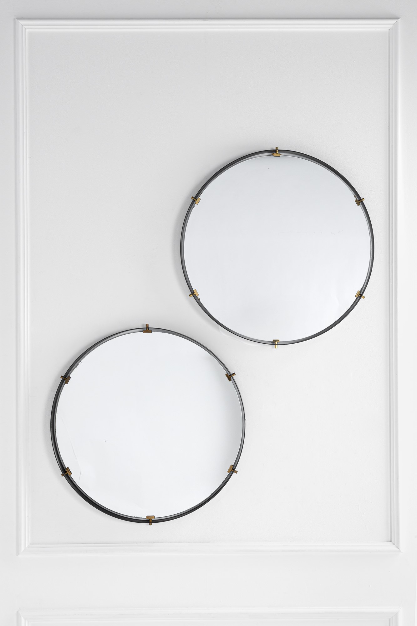 Due specchi da parete