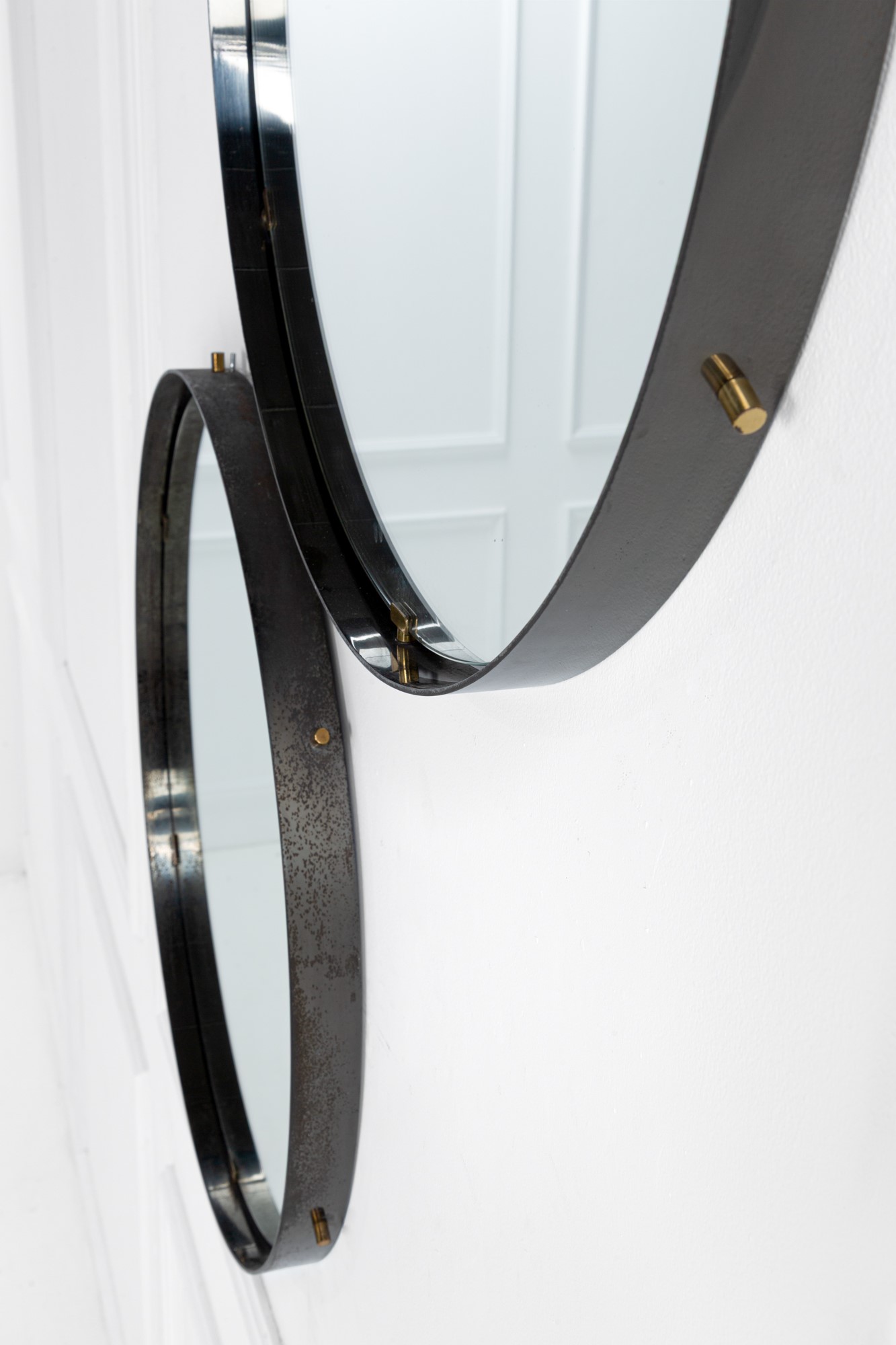 Due specchi da parete