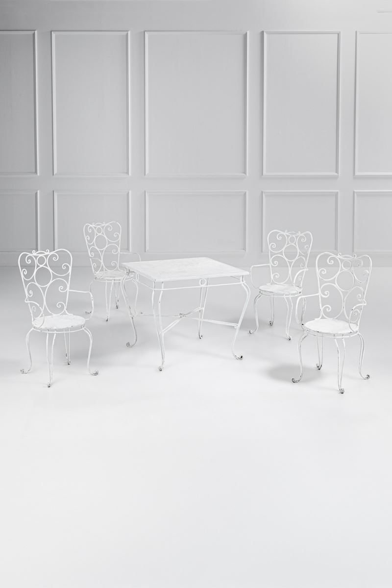 Set da giardino composto da tavolo e quattro sedie con braccioli