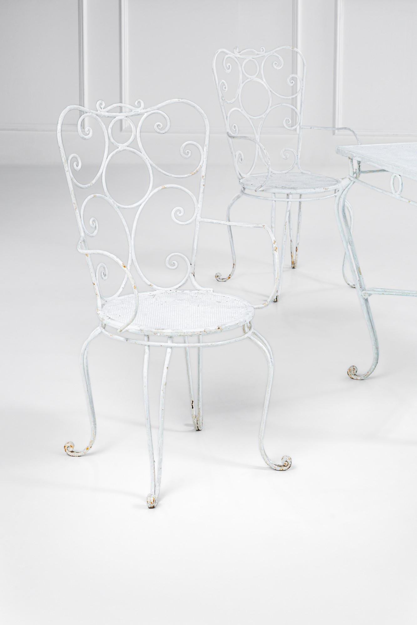 Set da giardino composto da tavolo e quattro sedie con braccioli