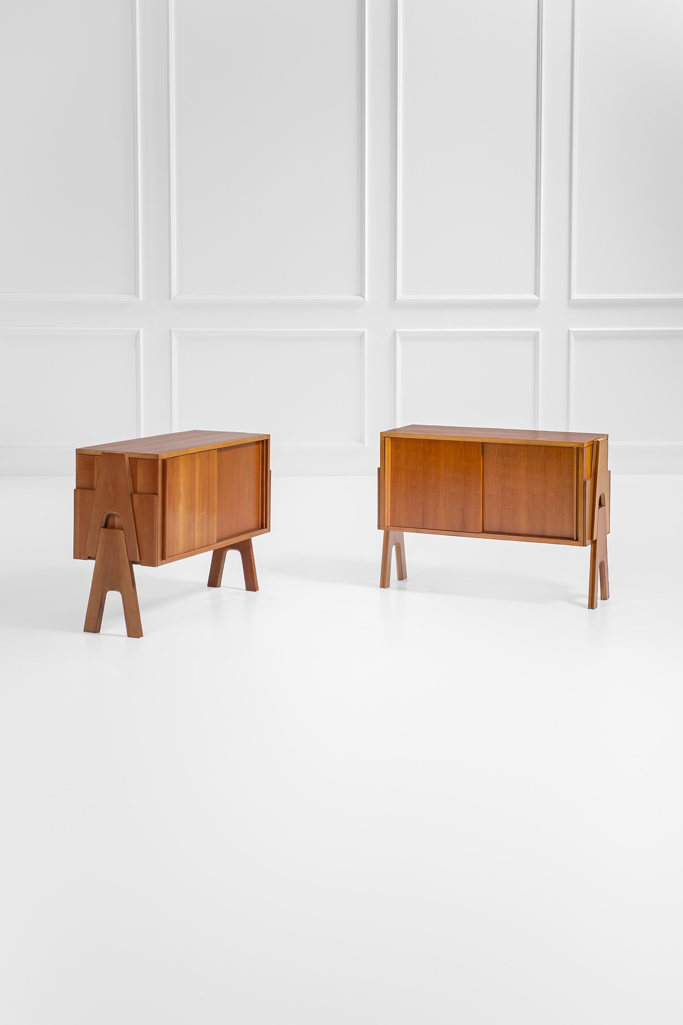 Due mobili contenitori