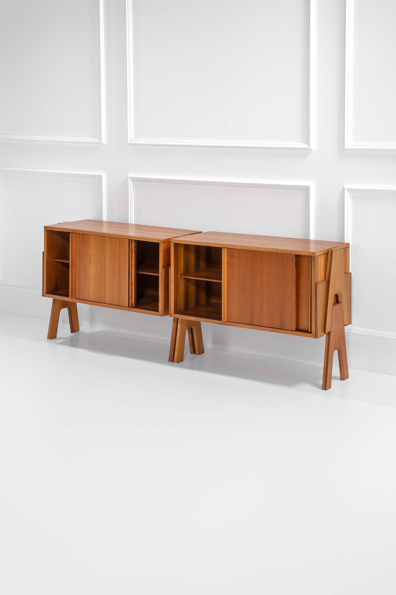 Due mobili contenitori