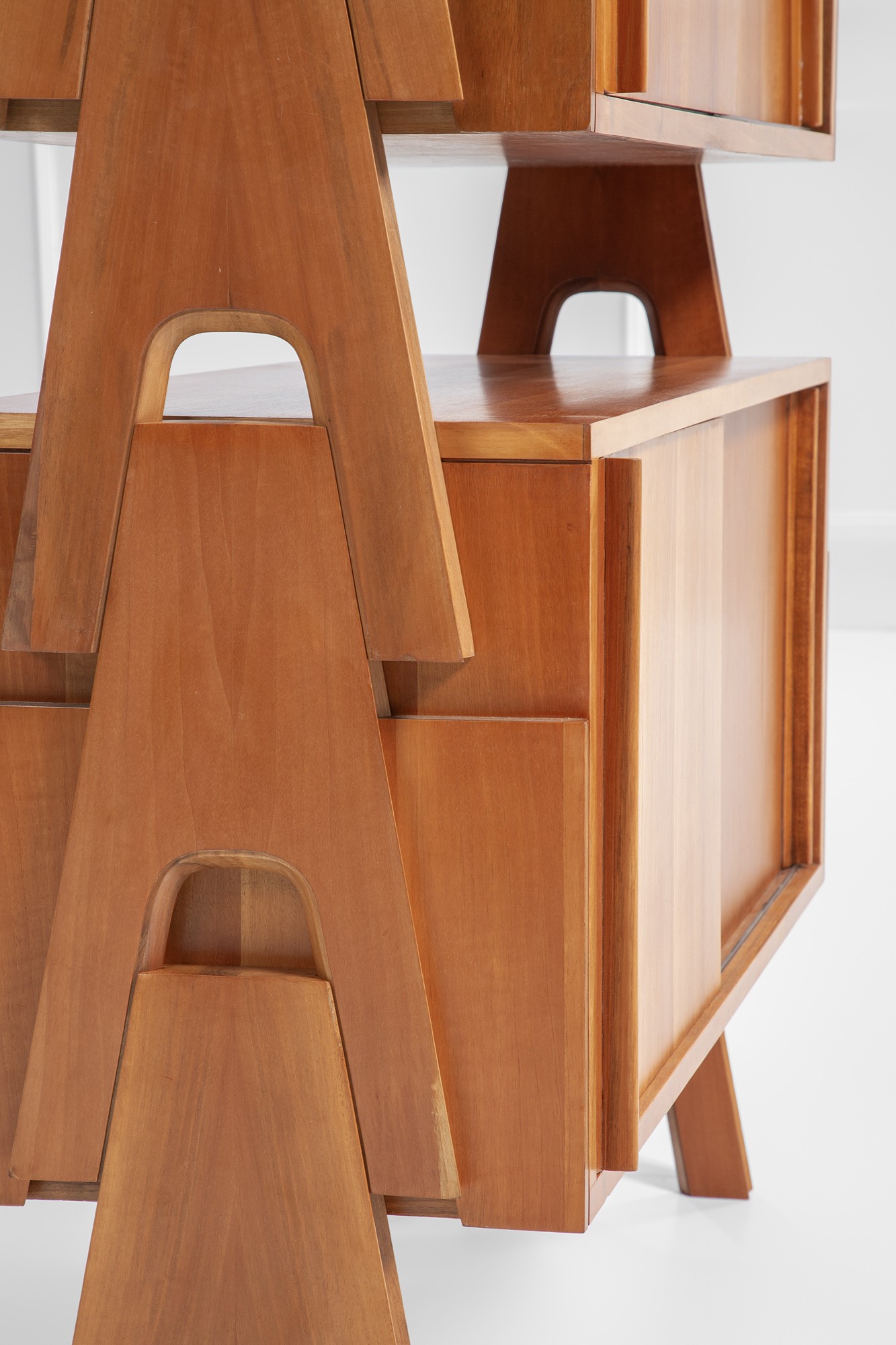 Due mobili contenitori