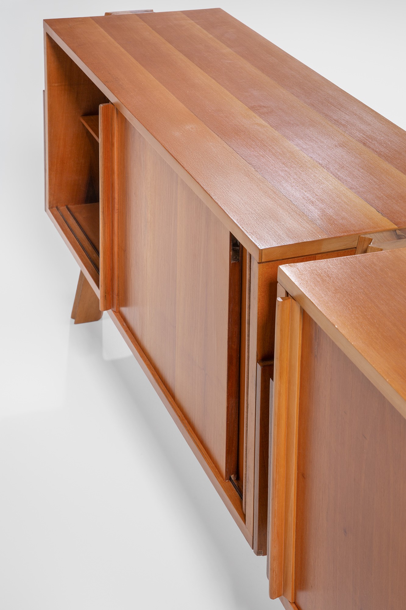 Due mobili contenitori