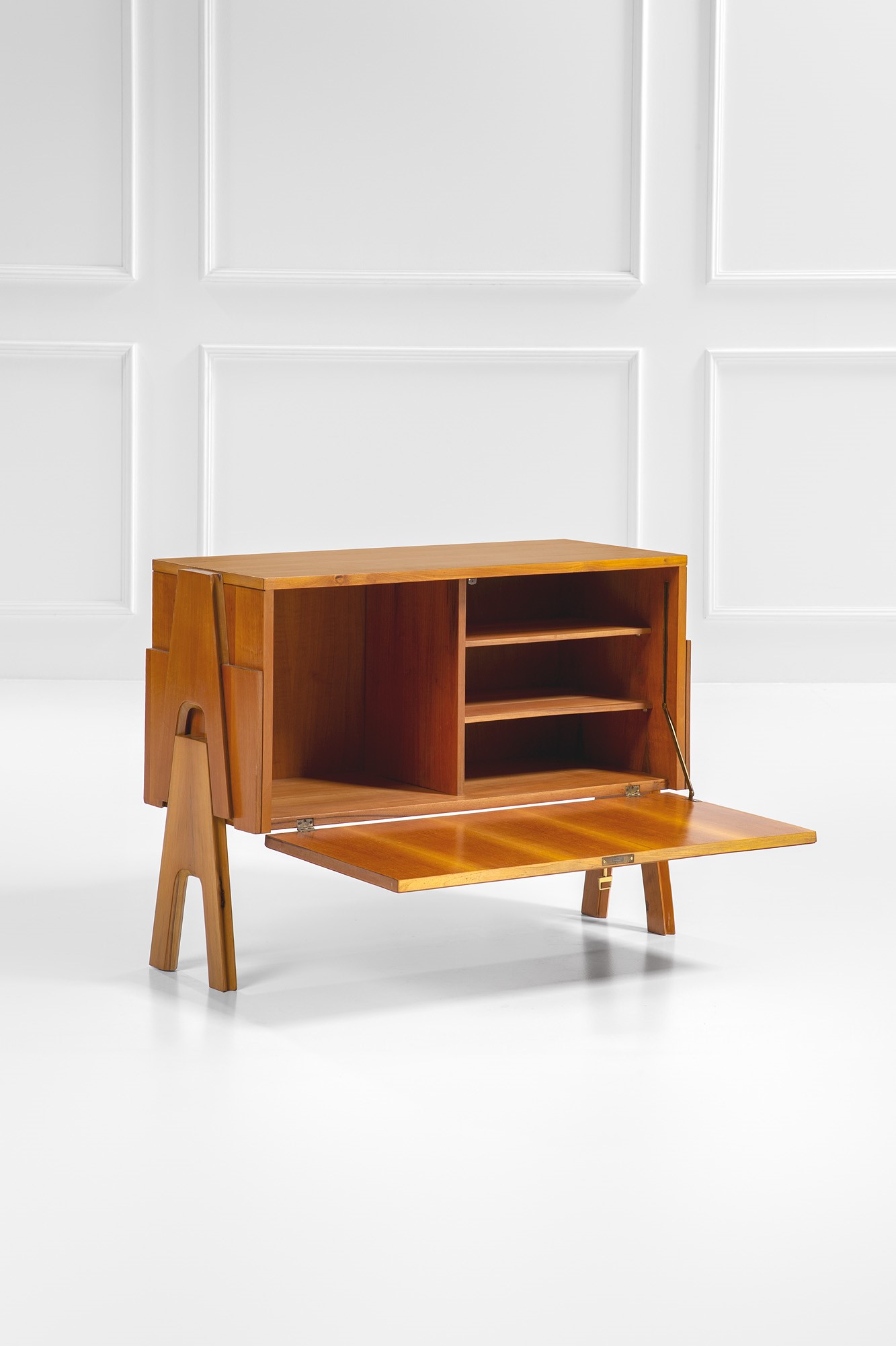 Mobile contenitore con ribalta