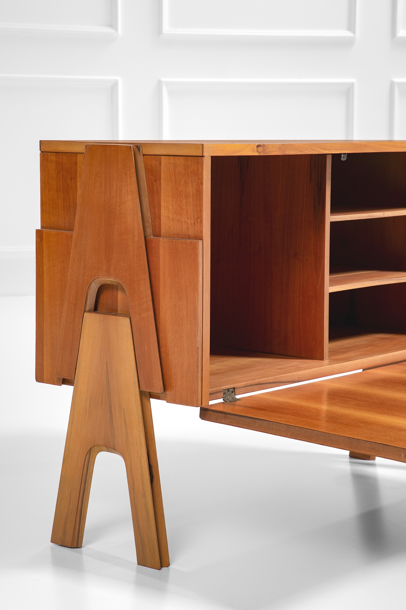 Mobile contenitore con ribalta