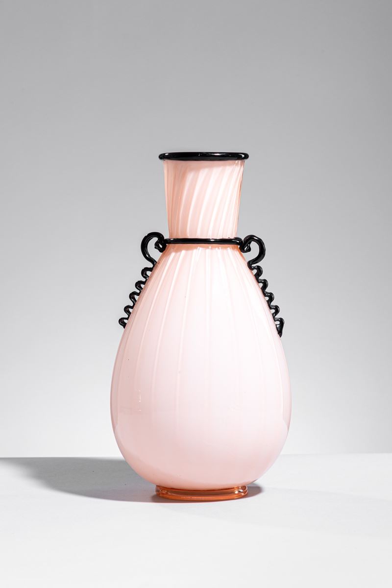 Vaso con anse applicate