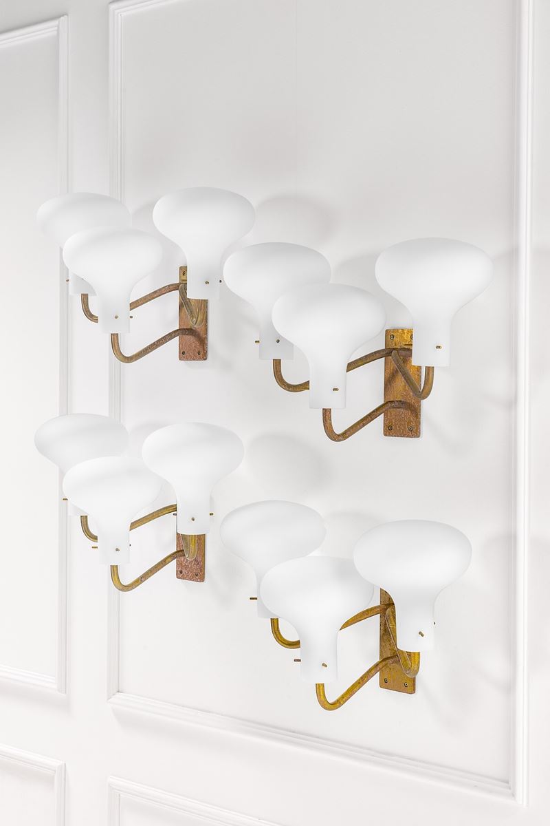 Quattro lampade da parete a tre luci della serie Lp 12