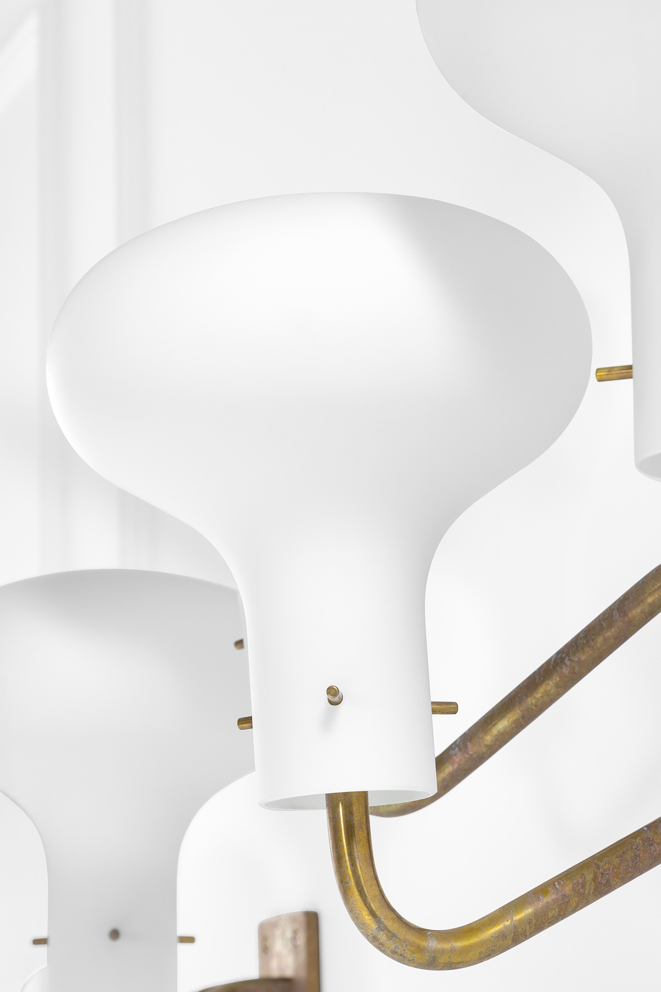 Quattro lampade da parete a tre luci della serie Lp 12