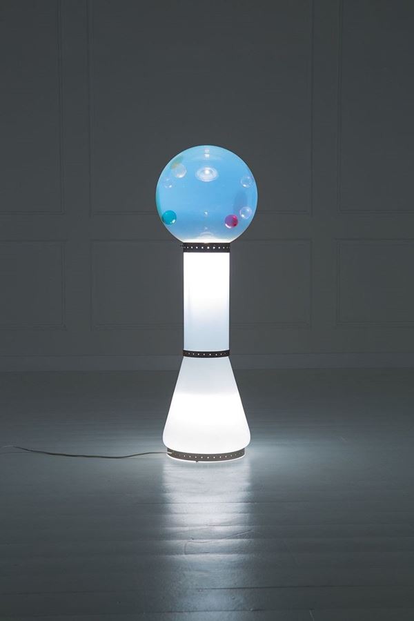 AV Mazzega : Lampada da terra
Metallo crom  - Asta Design - Incanto Casa d'Aste e Galleria