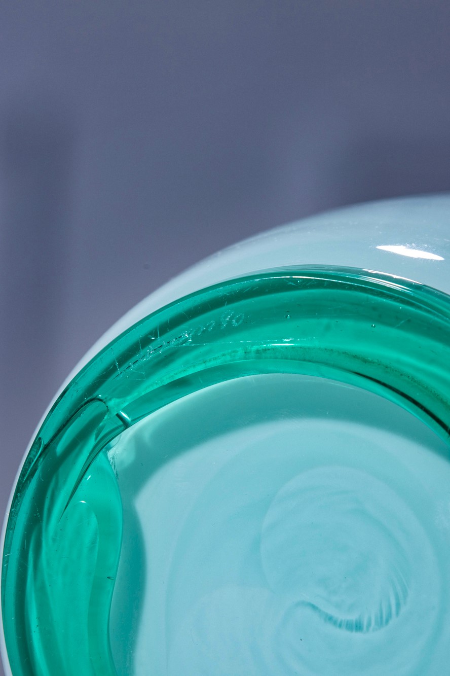 Venini - Vaso della serie Opalini, vetro soffiato, 1980