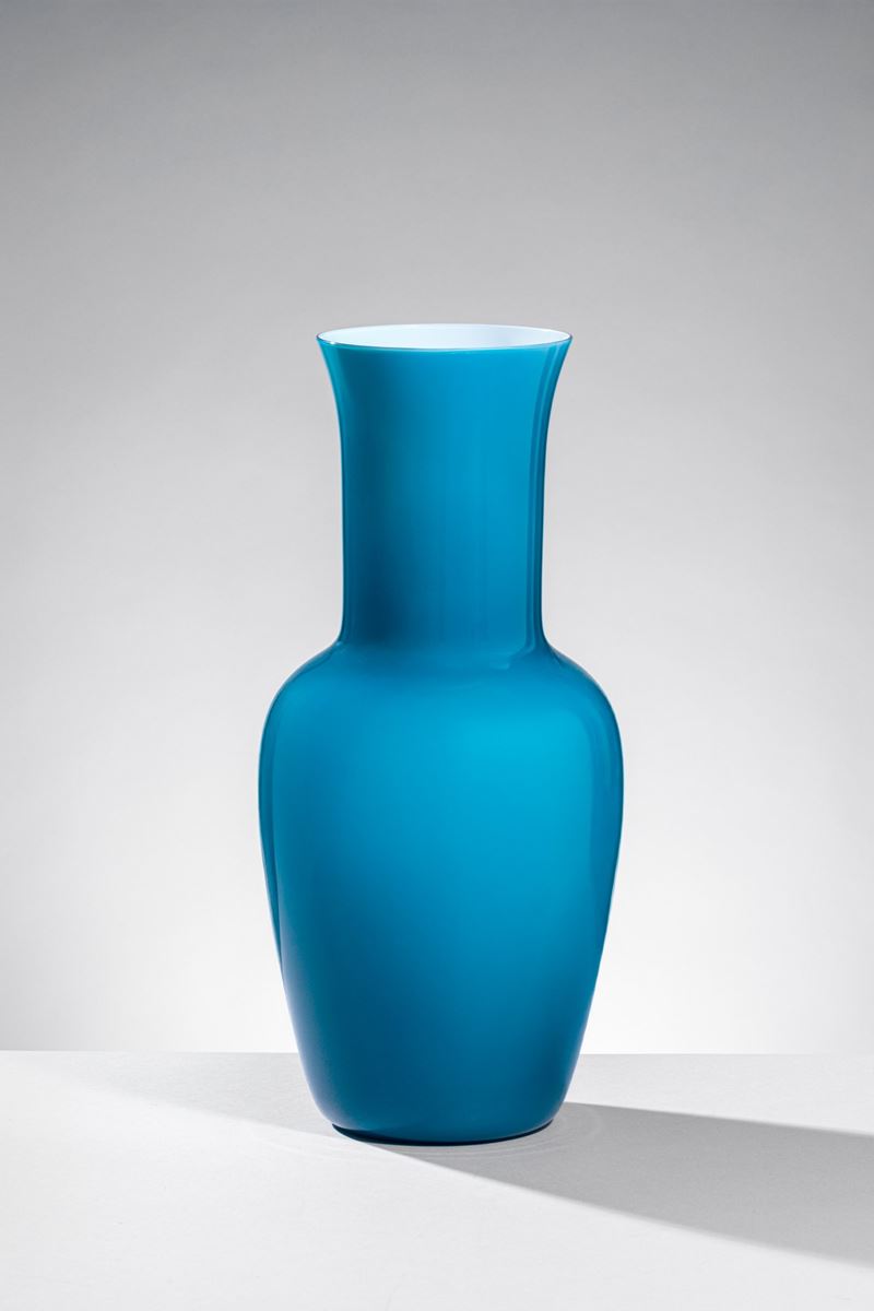 Venini - Vaso della serie Opalini in vetro soffiato blu