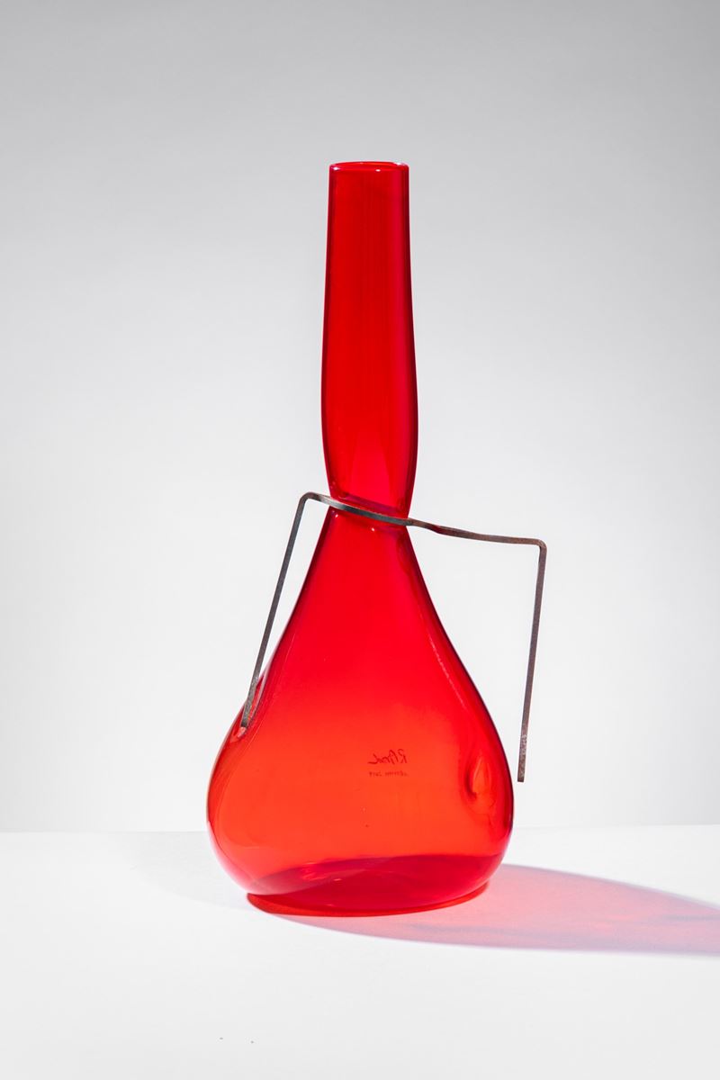Ron Arad - Vaso della serie Where Are My Glasses, vetro soffiato rosso con elementi in metallo