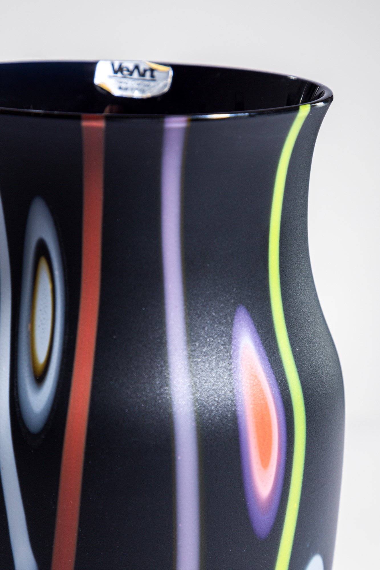 Bruno Gambone - Vaso della serie Mirò, vetro soffiato con inclusioni decorative