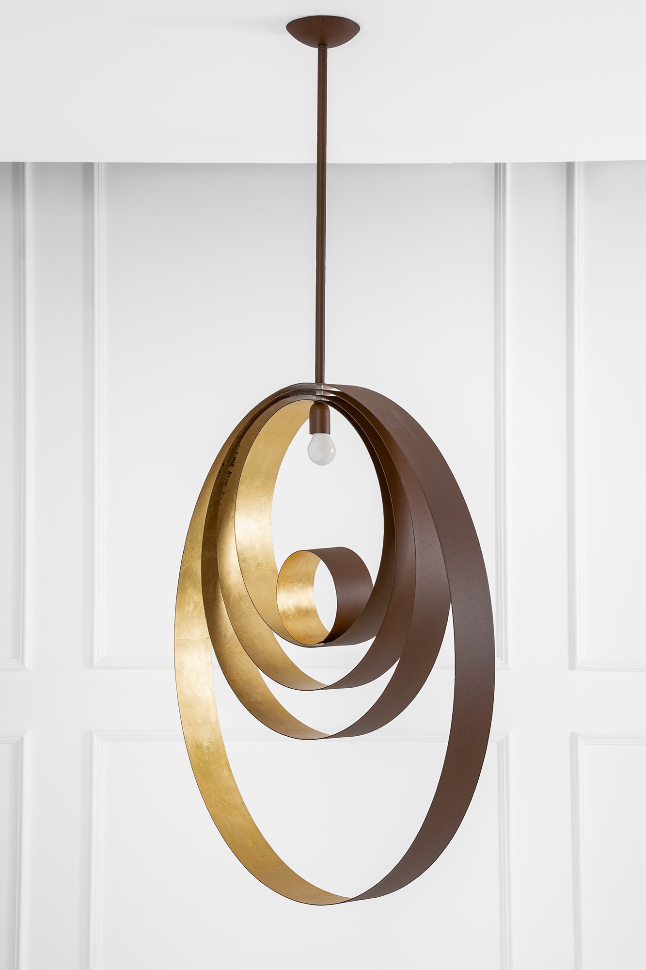 Stefano Adriani - Lampadario mod. Circle in metallo dorato