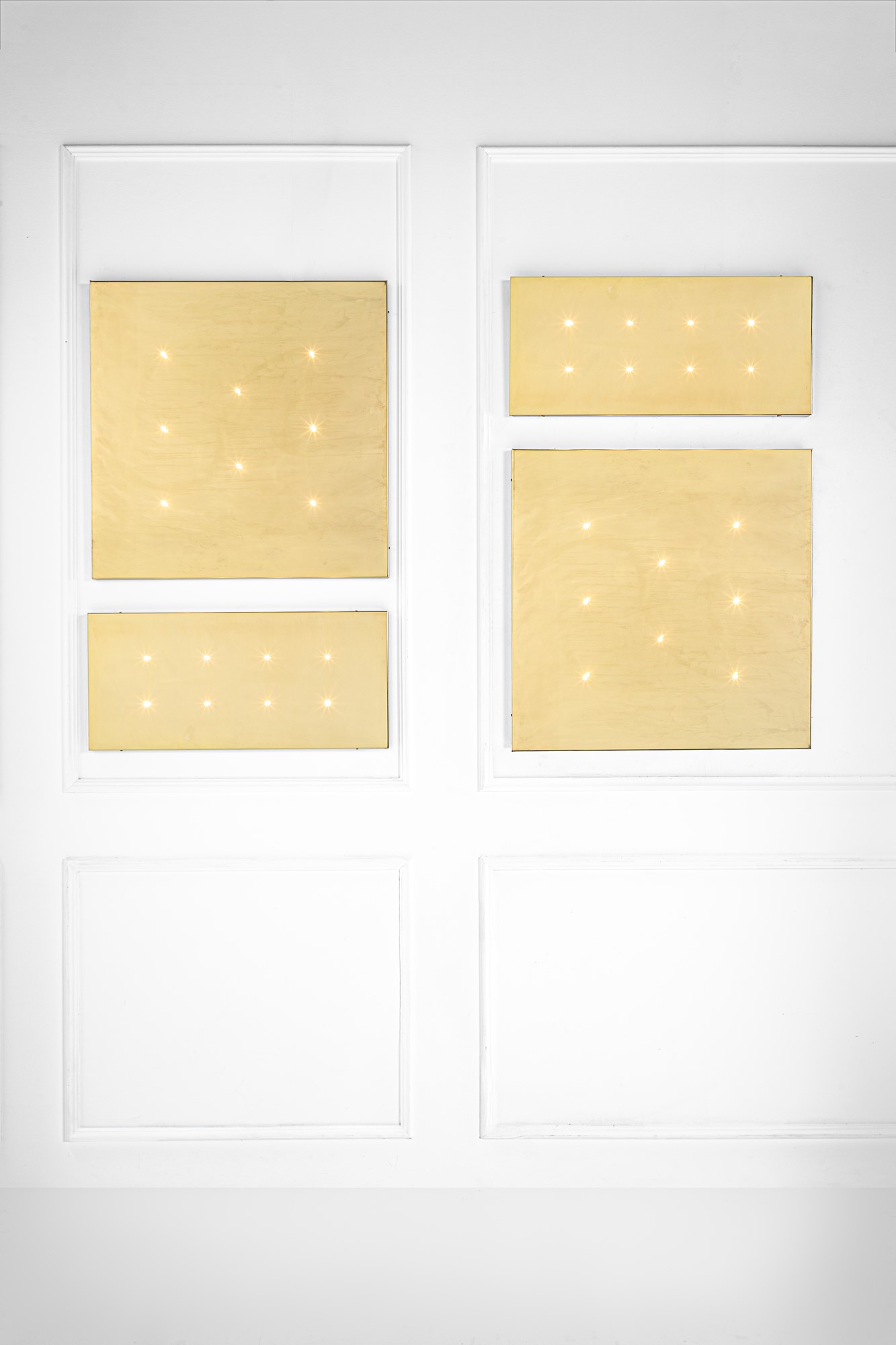 Quattro pannelli luminosi