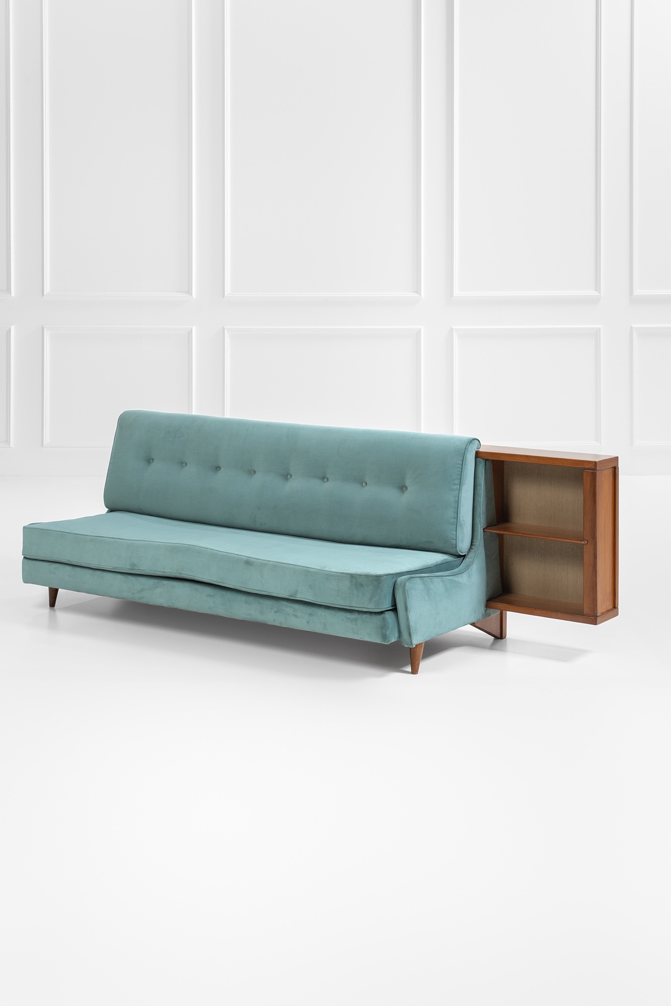 Divano con portariviste