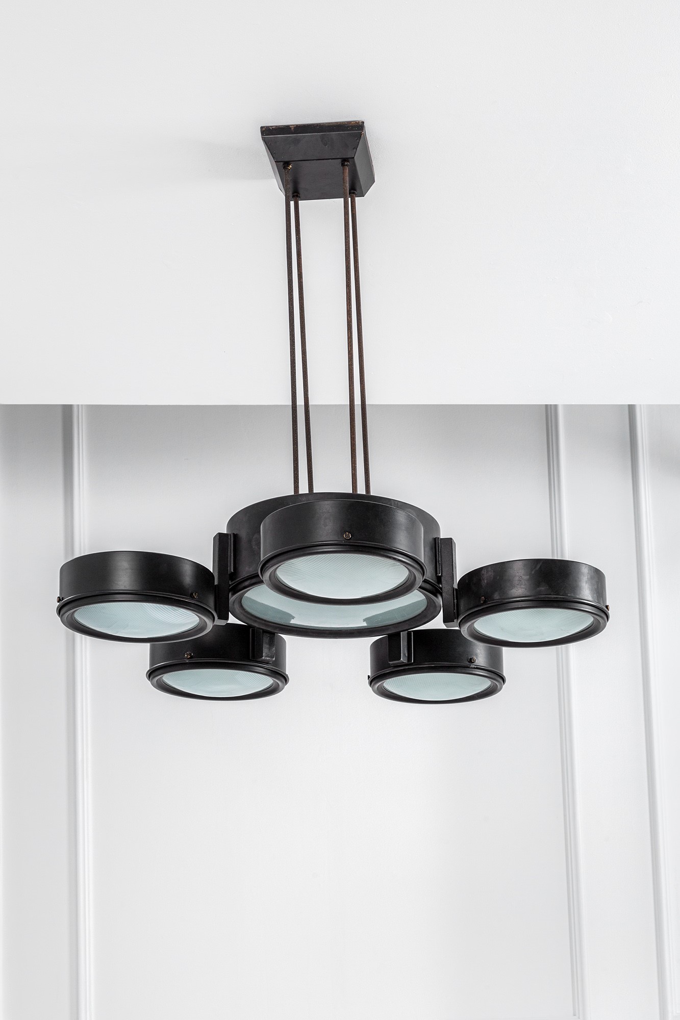 Studio Bbpr - Grande lampadario in alluminio e vetro stampato