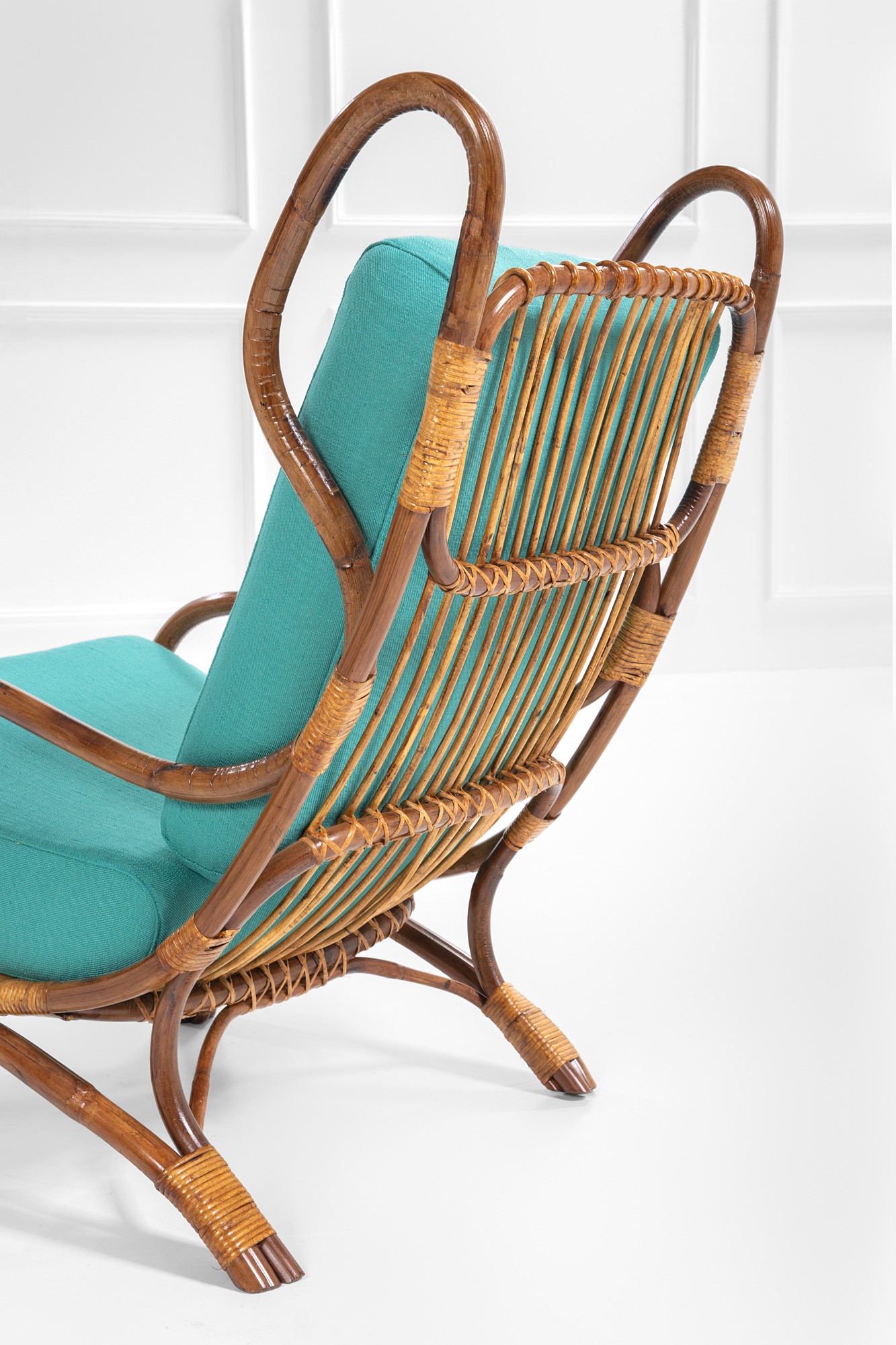 Due poltrone mod. BP16 Continuum