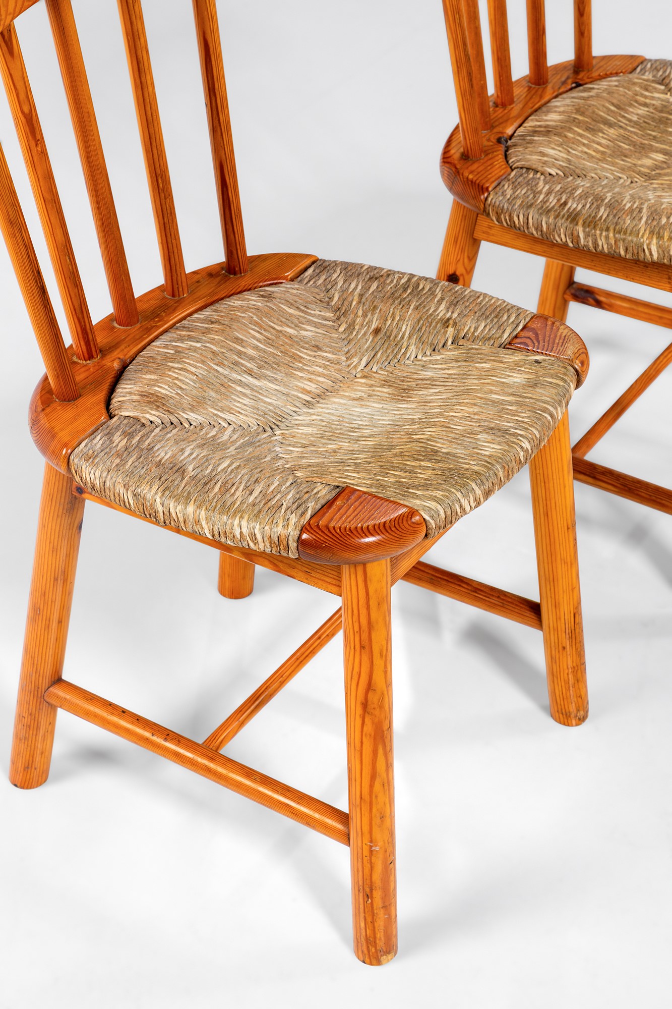 Poltronova, nel Gusto di - Poltronova, Quattro sedie in legno di pino e paglia, circa 1970