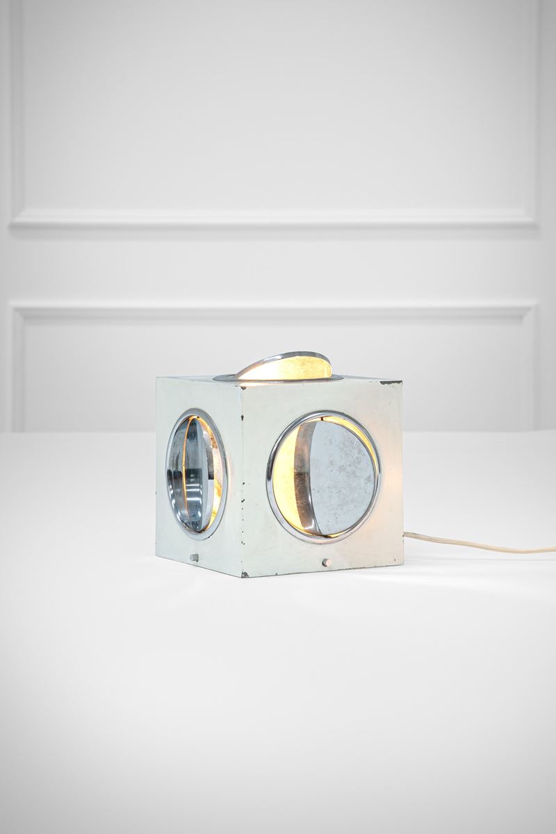 Lampada da tavolo a cubo