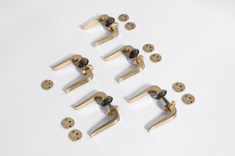 Set di 5 coppie di maniglie