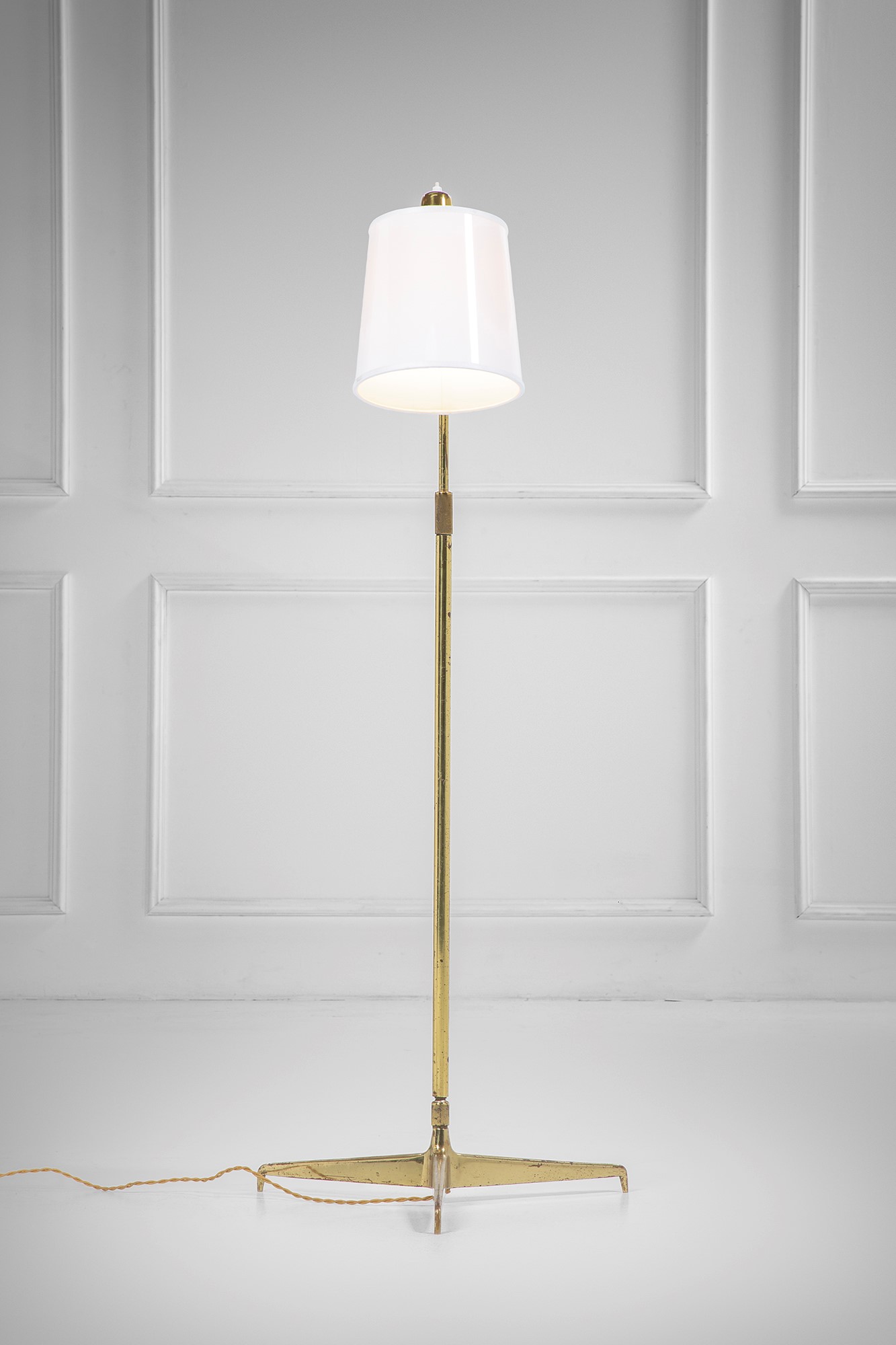 Lampada da terra mod. 301 Treppiede