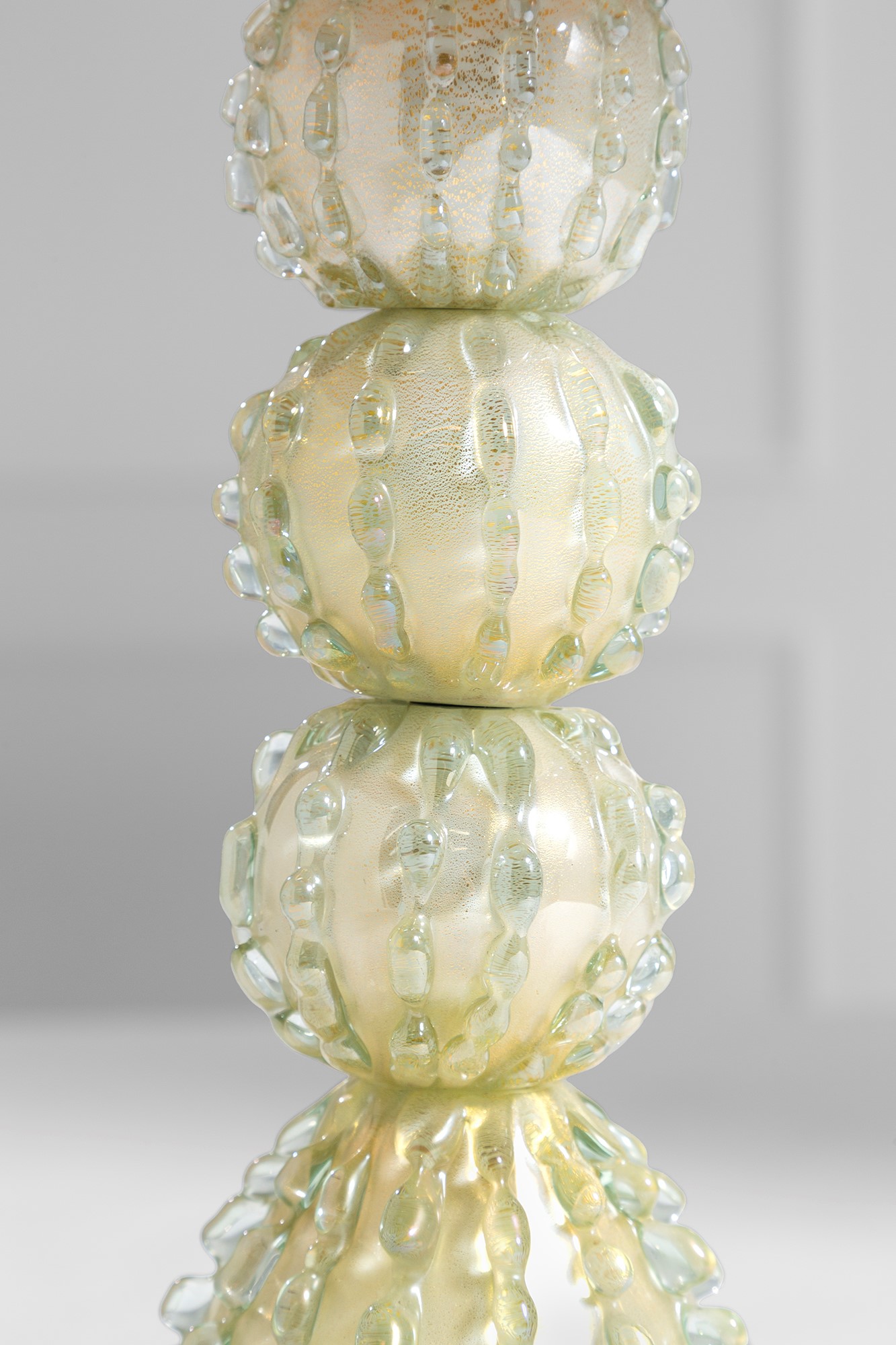 Barovier & Toso - Lampada da tavolo in vetro di Murano a bugne con inclusioni d’oro