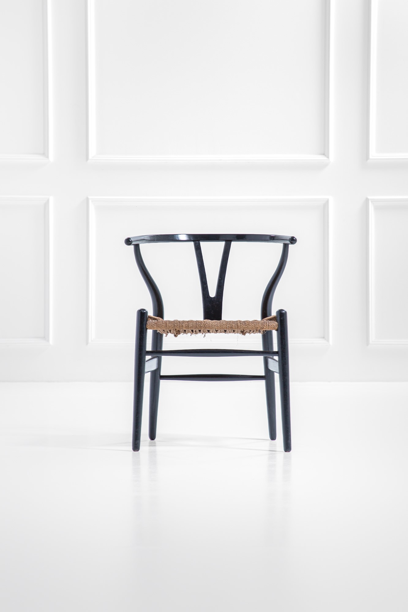 Due sedie mod. CH24 Wishbone