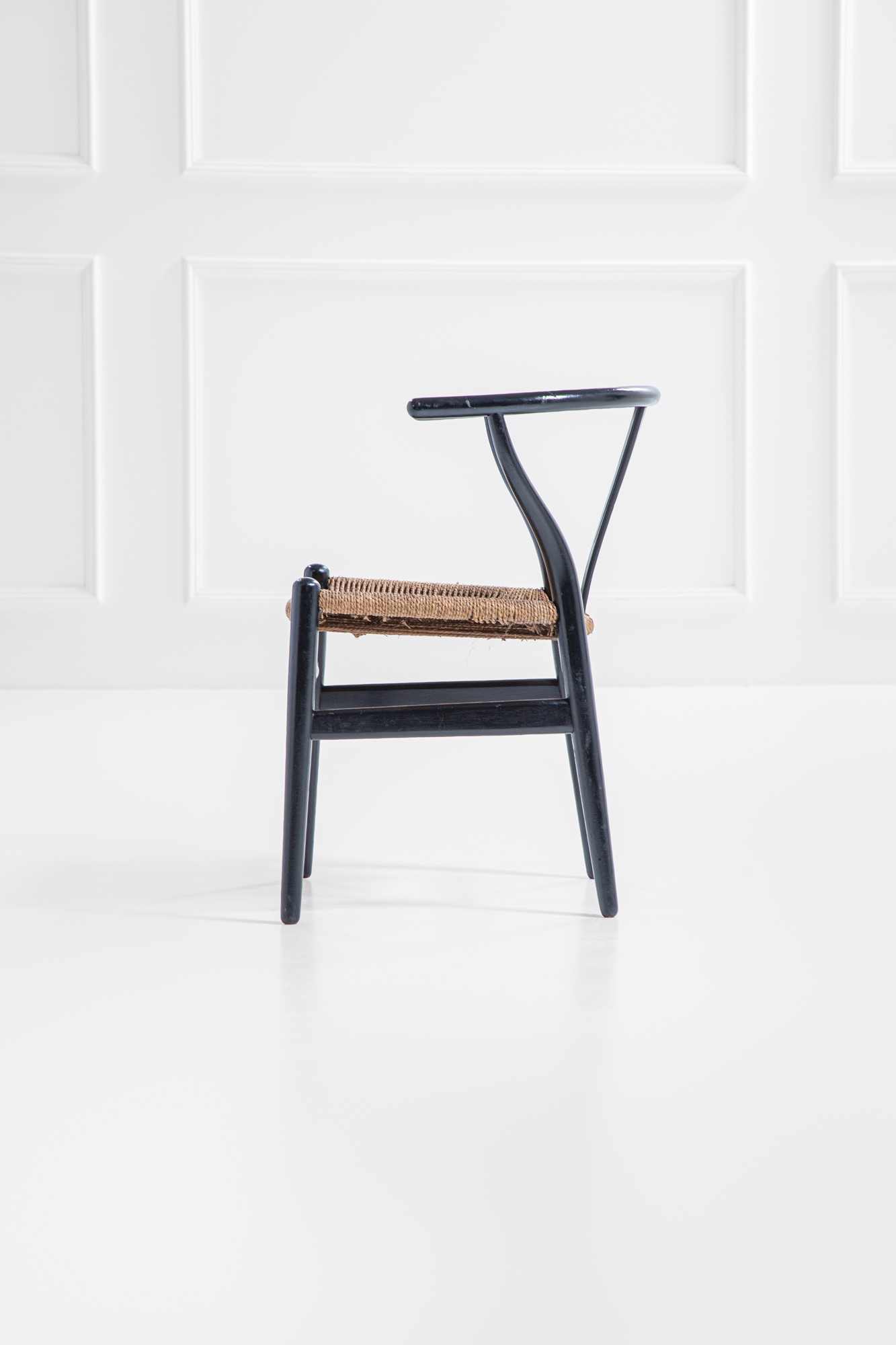 Due sedie mod. CH24 Wishbone