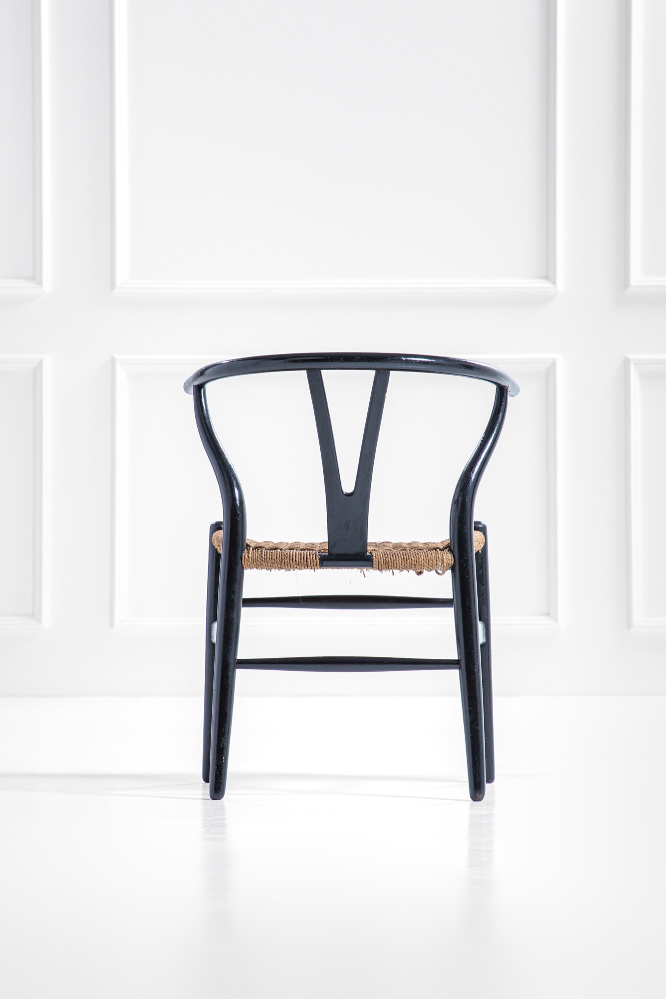 Due sedie mod. CH24 Wishbone