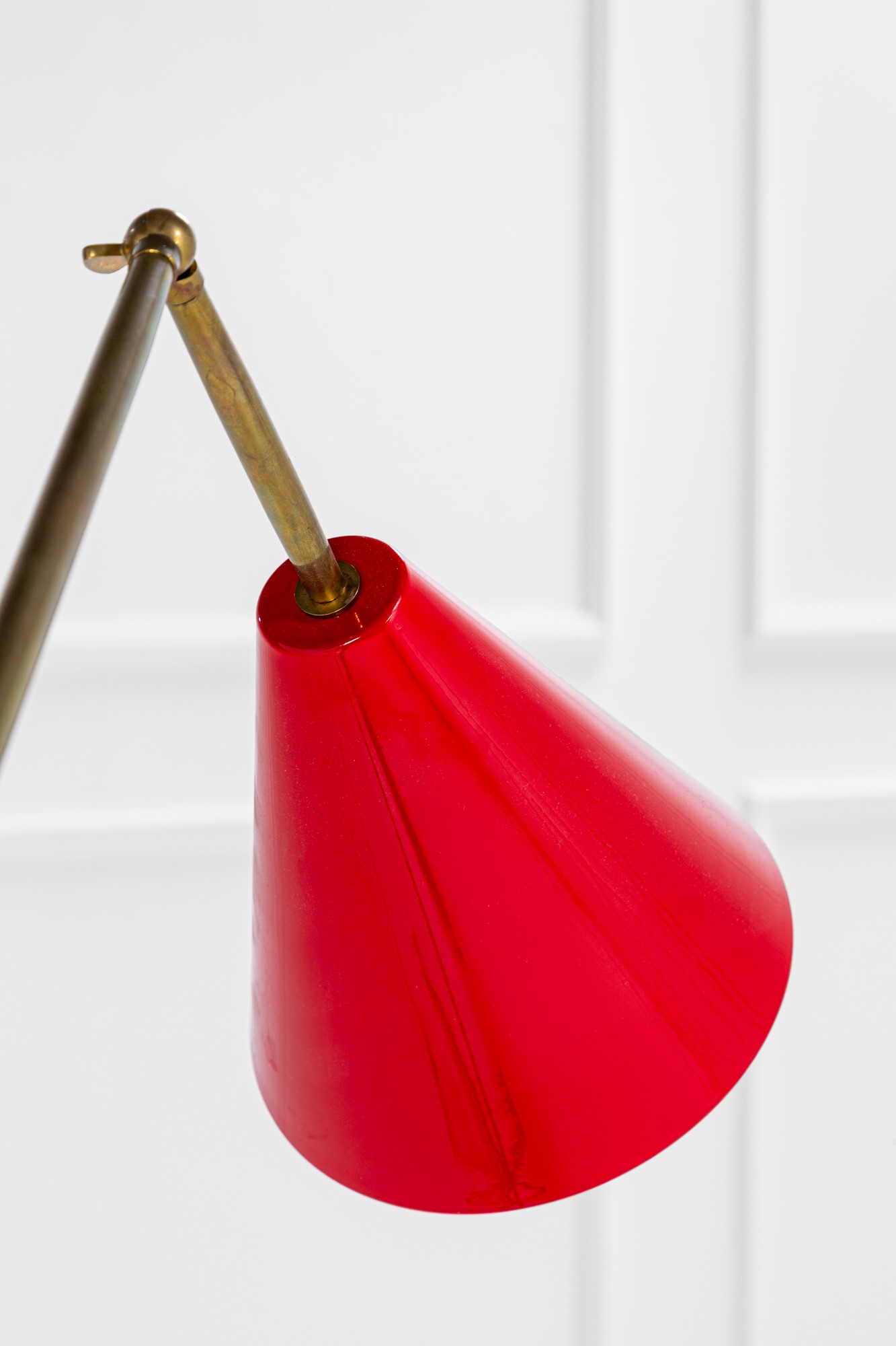 Lampada da terra a tre bracci orientabili