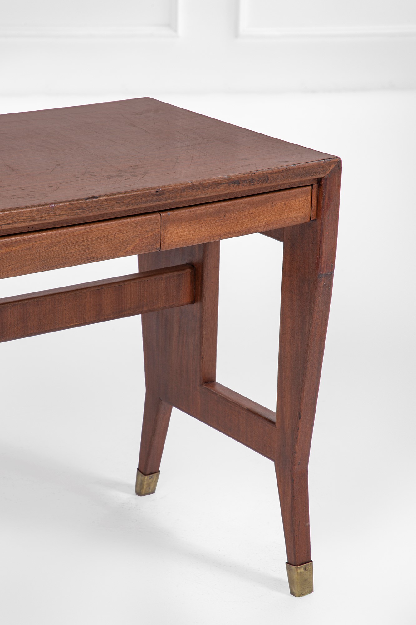 Scrittoio realizzato per la Banca Nazionale del Lavoro