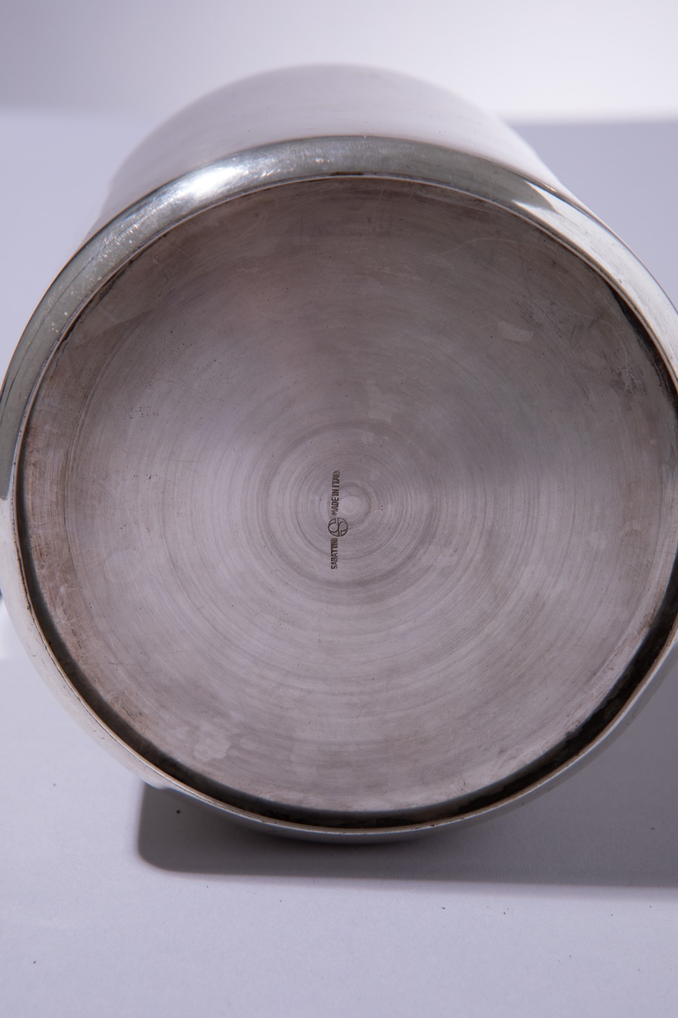 Lino Sabattini - Due caraffe termiche in metallo argentato