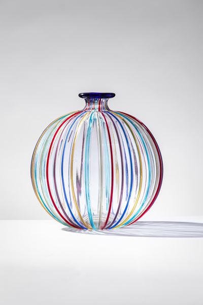 Vaso della serie Rainbow, vetro soffiato con decoro a rilievo