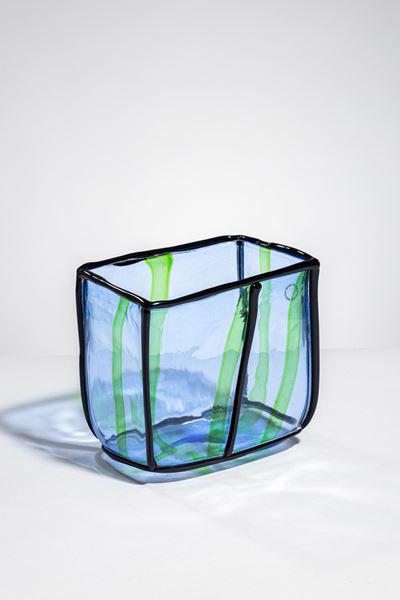 Vaso della serie Epipedos, vetro soffiato