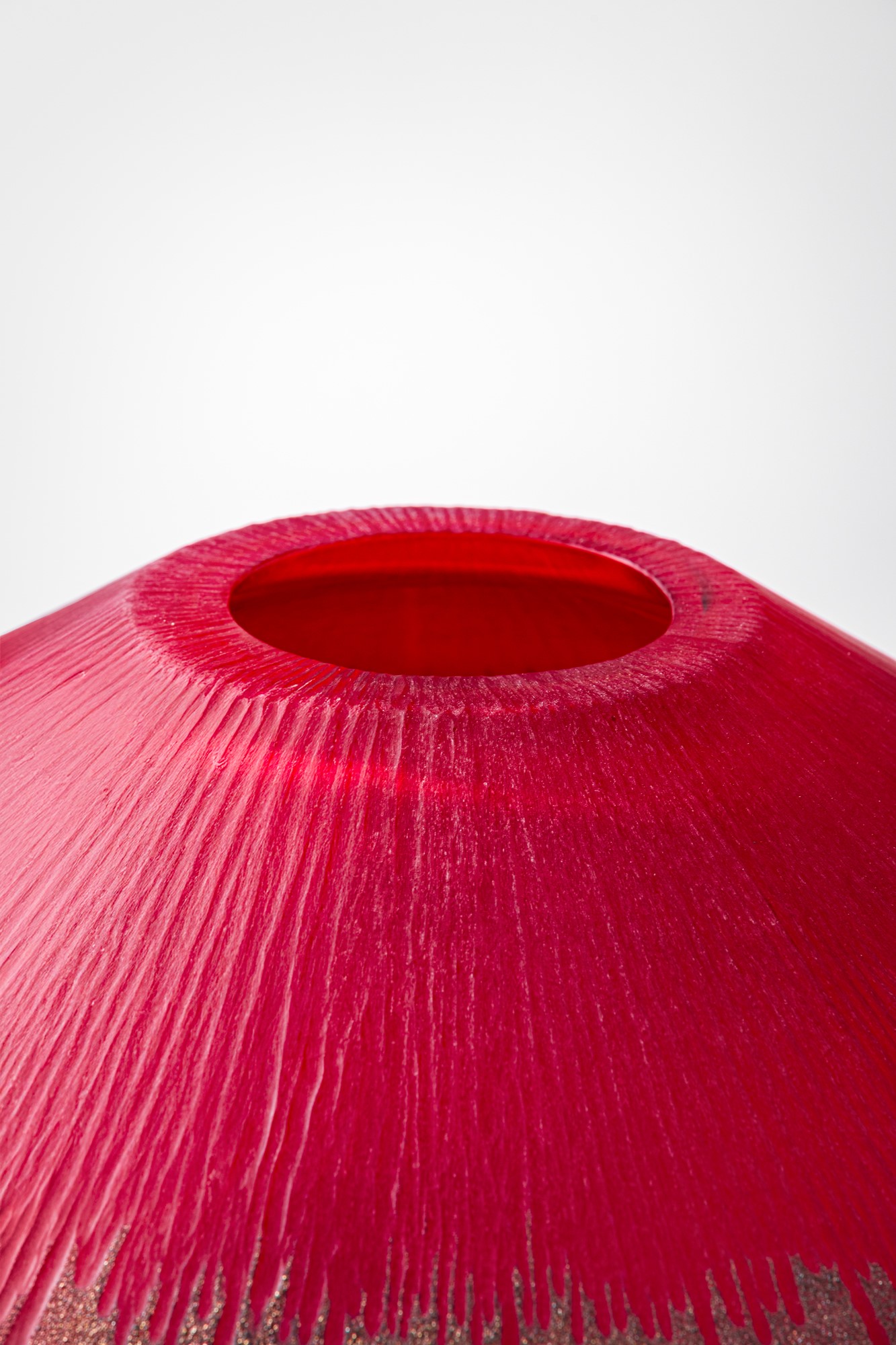 Mary Ann Toots Zynsky - Vaso scultura in vetro soffiato con incisioni