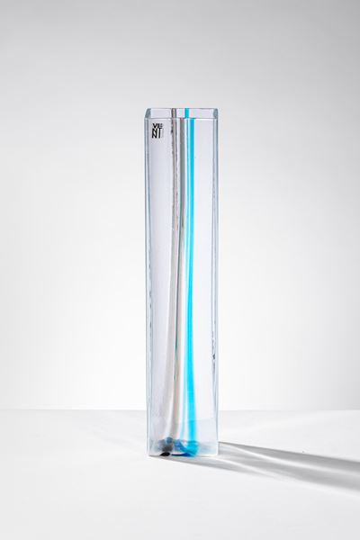 Vaso in vetro incolore decorato