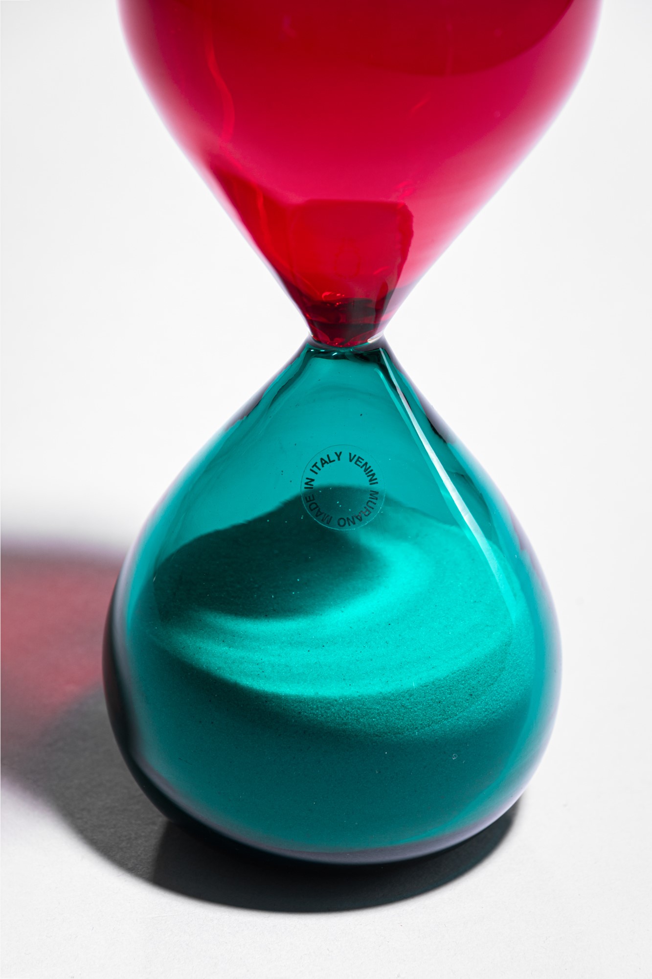 Paolo Venini - Clessidra mod. 4906 in vetro soffiato rosso e verde