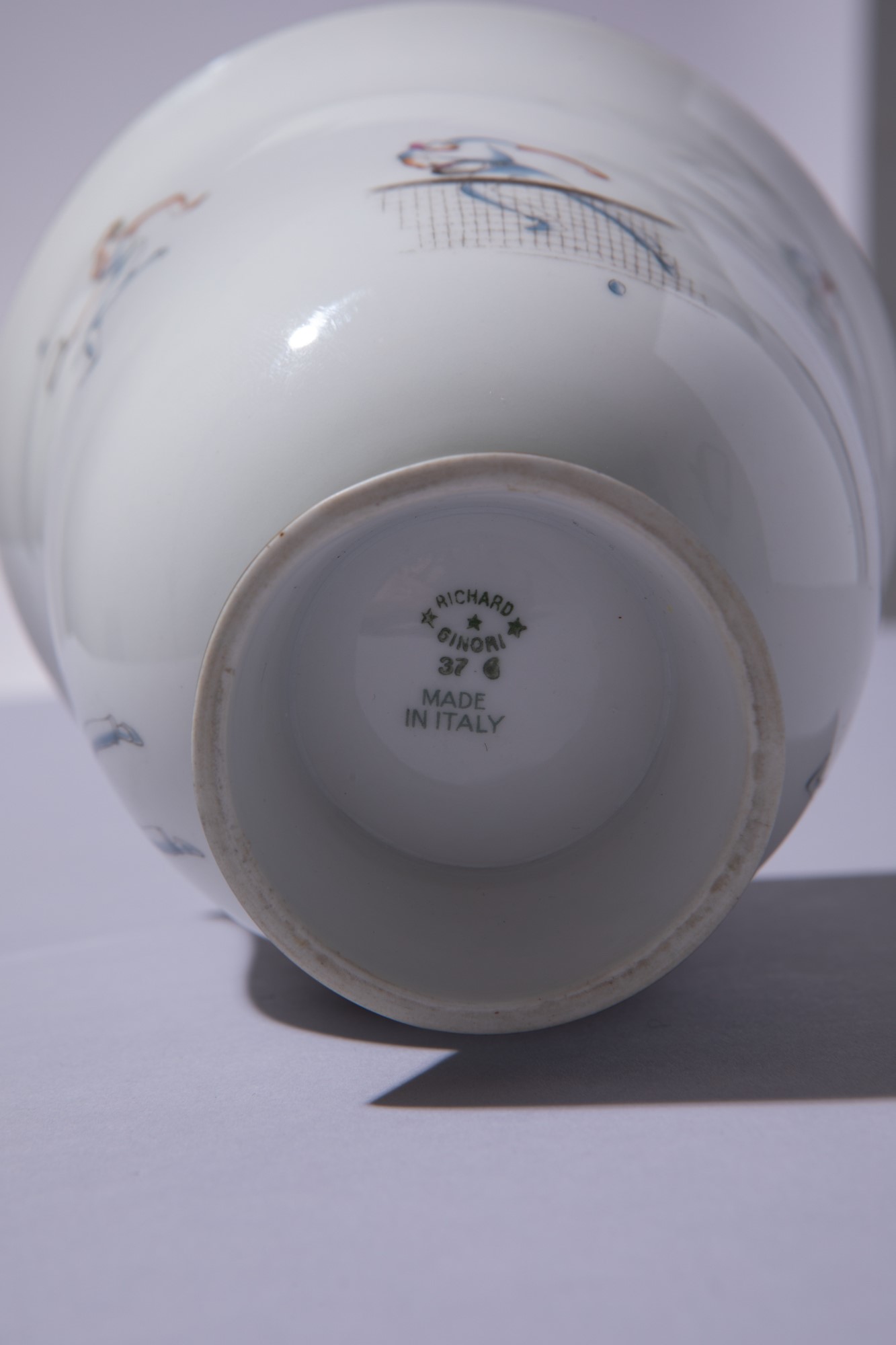 Gio Ponti - I Tennisti - Vaso in porcellana decorata policromamente
