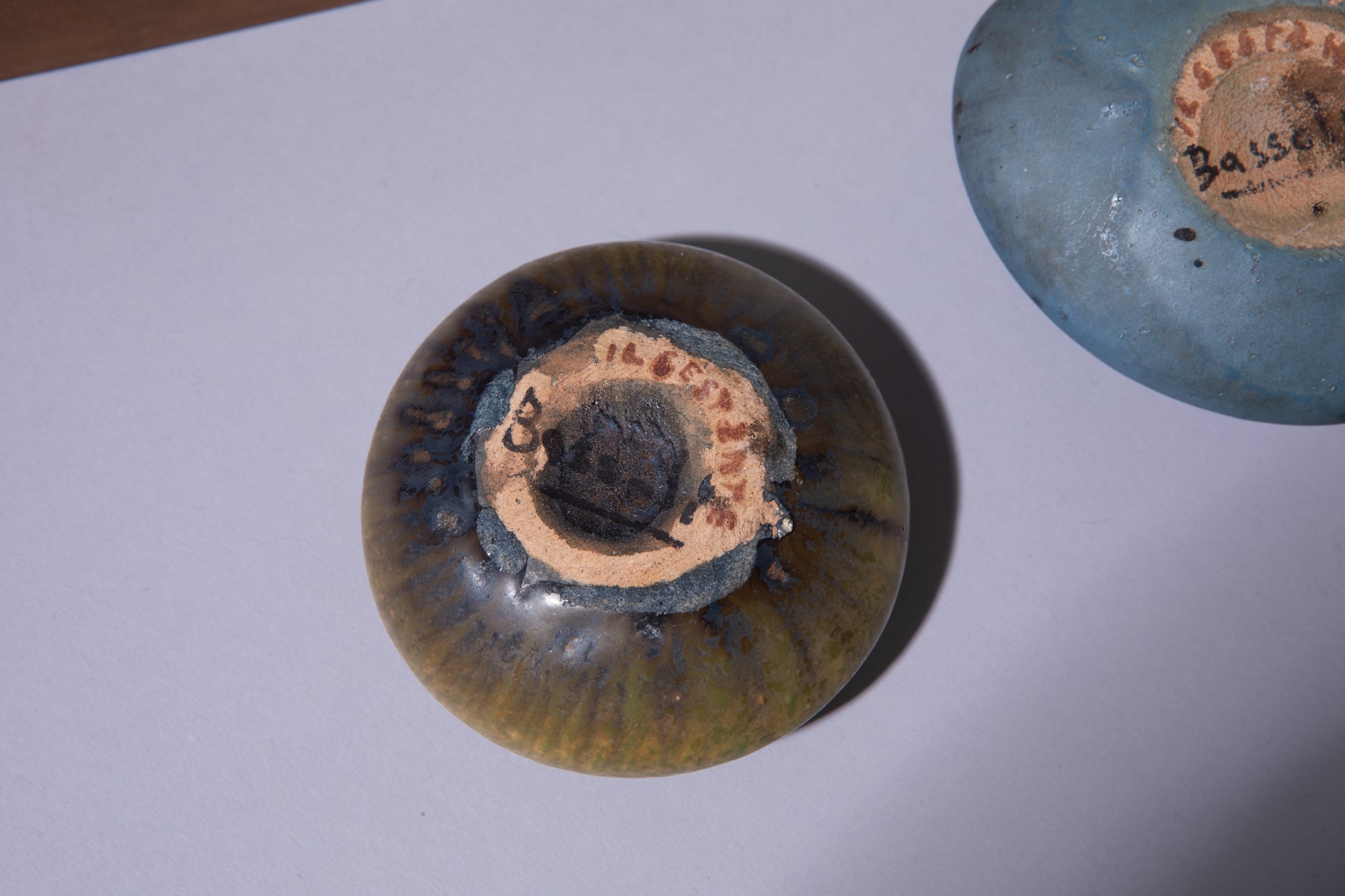 Renato Bassoli - Due vasi della serie Sassi, ceramica decorata con smalti opachi