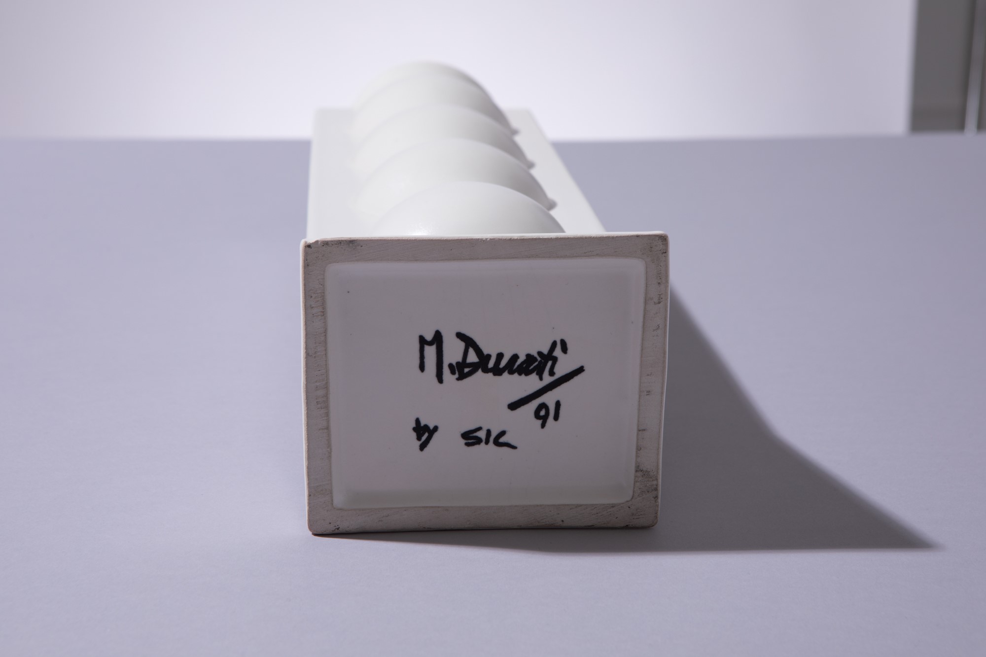 M. Durati - Vaso in ceramica bianca, 1991
